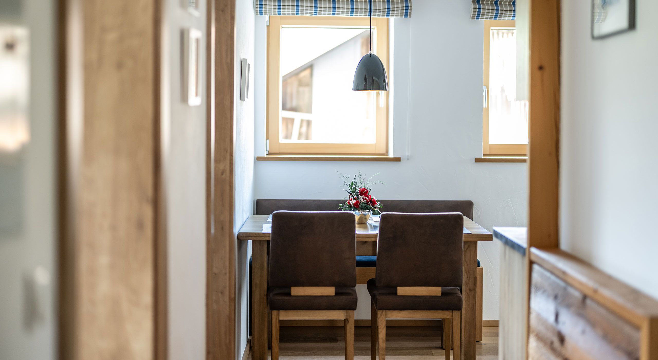 Blick auf den Esstisch im Apartment 2